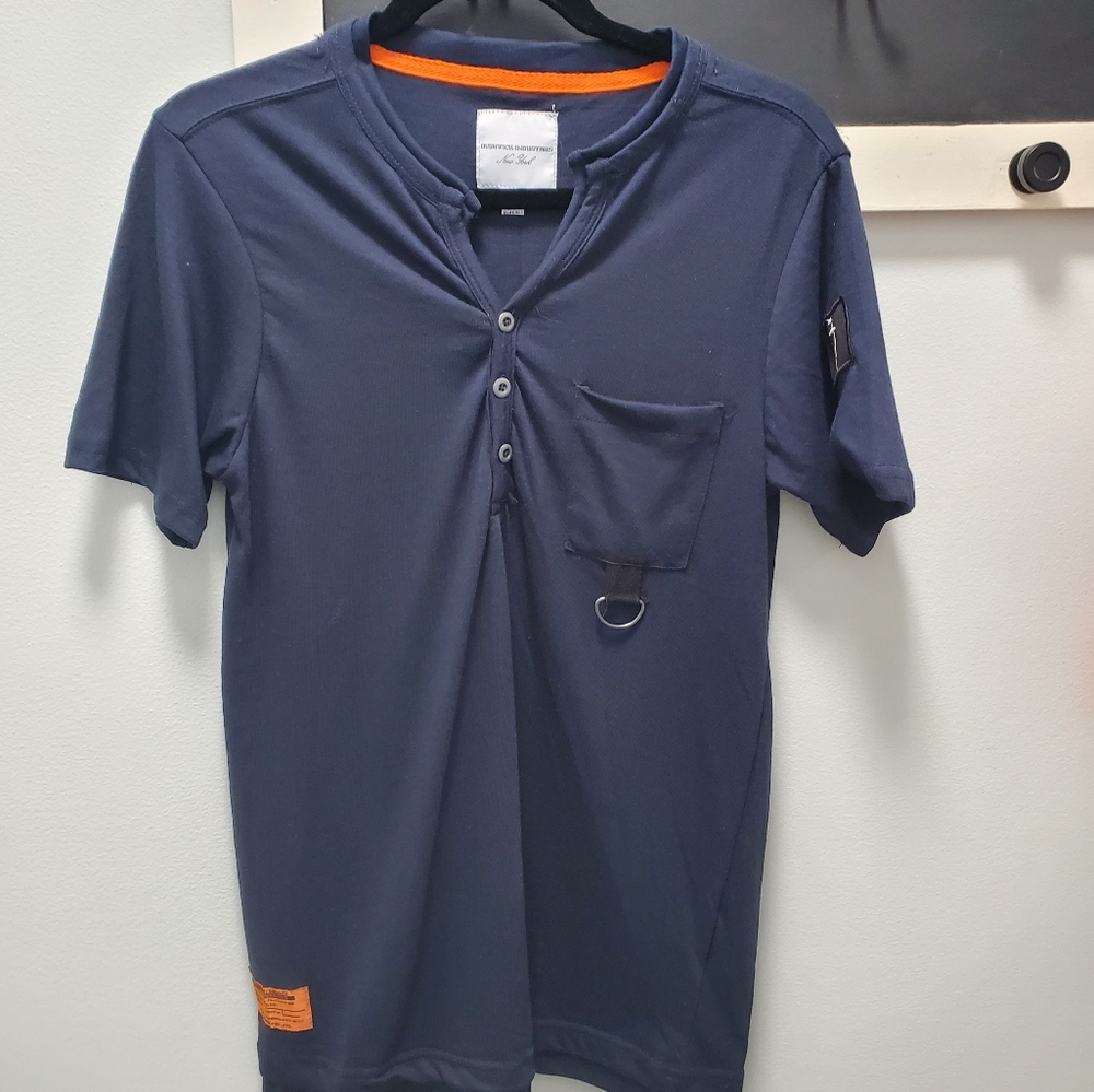 BNWOT Men's Brunswick Industries New York Henley Tshirt.